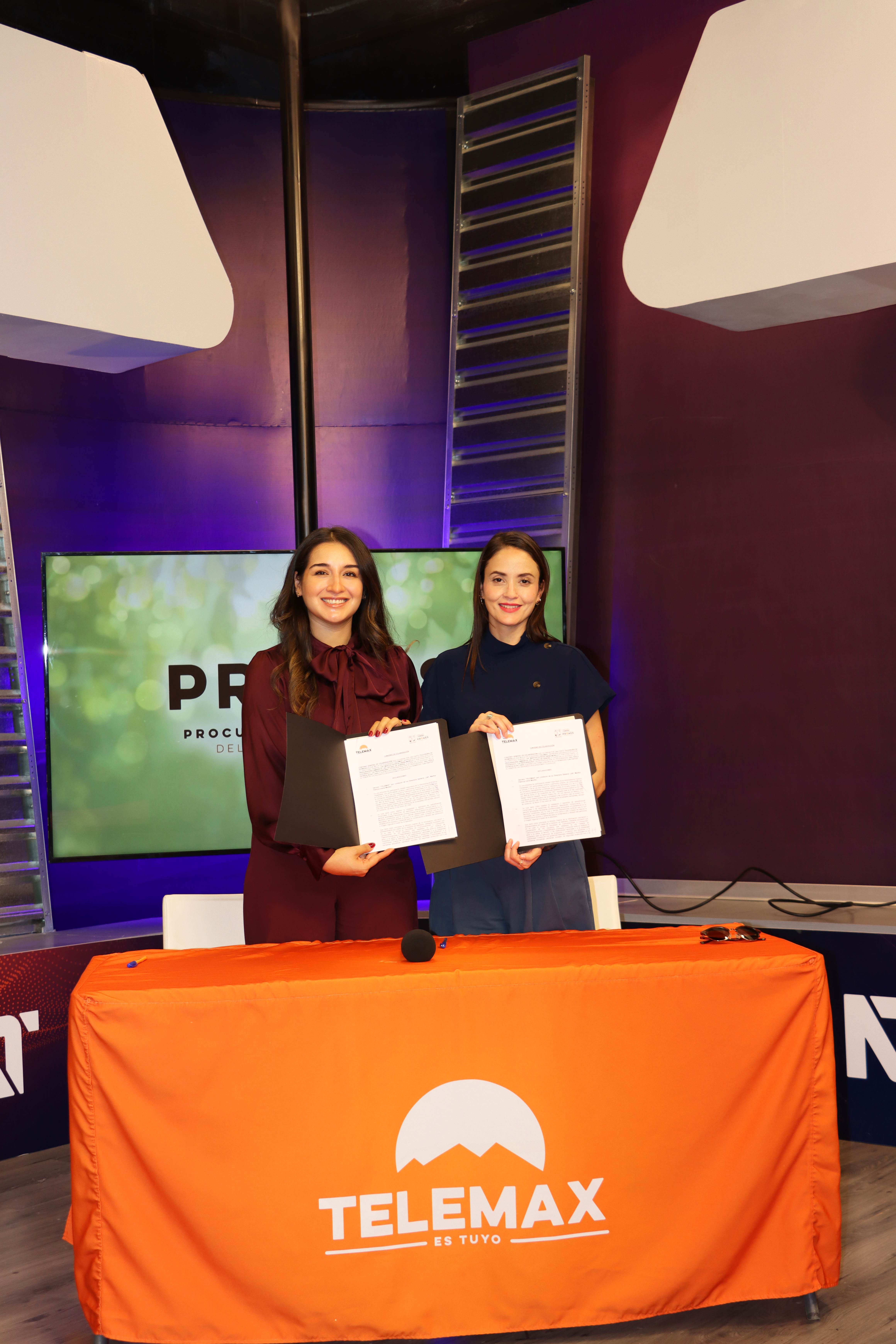 Firma de Convenio con Telemax