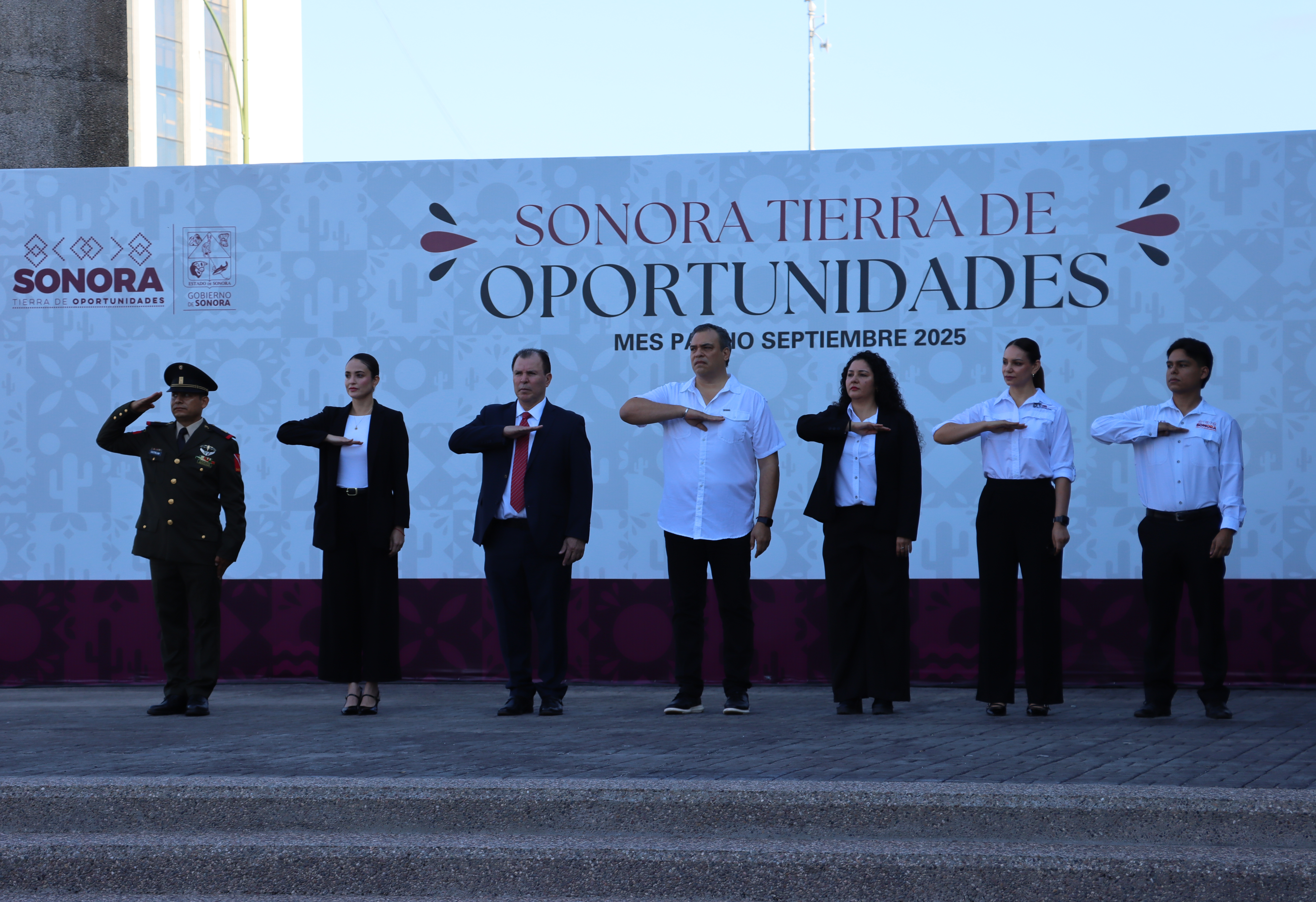 Conmemoramos el Mes de la Patria