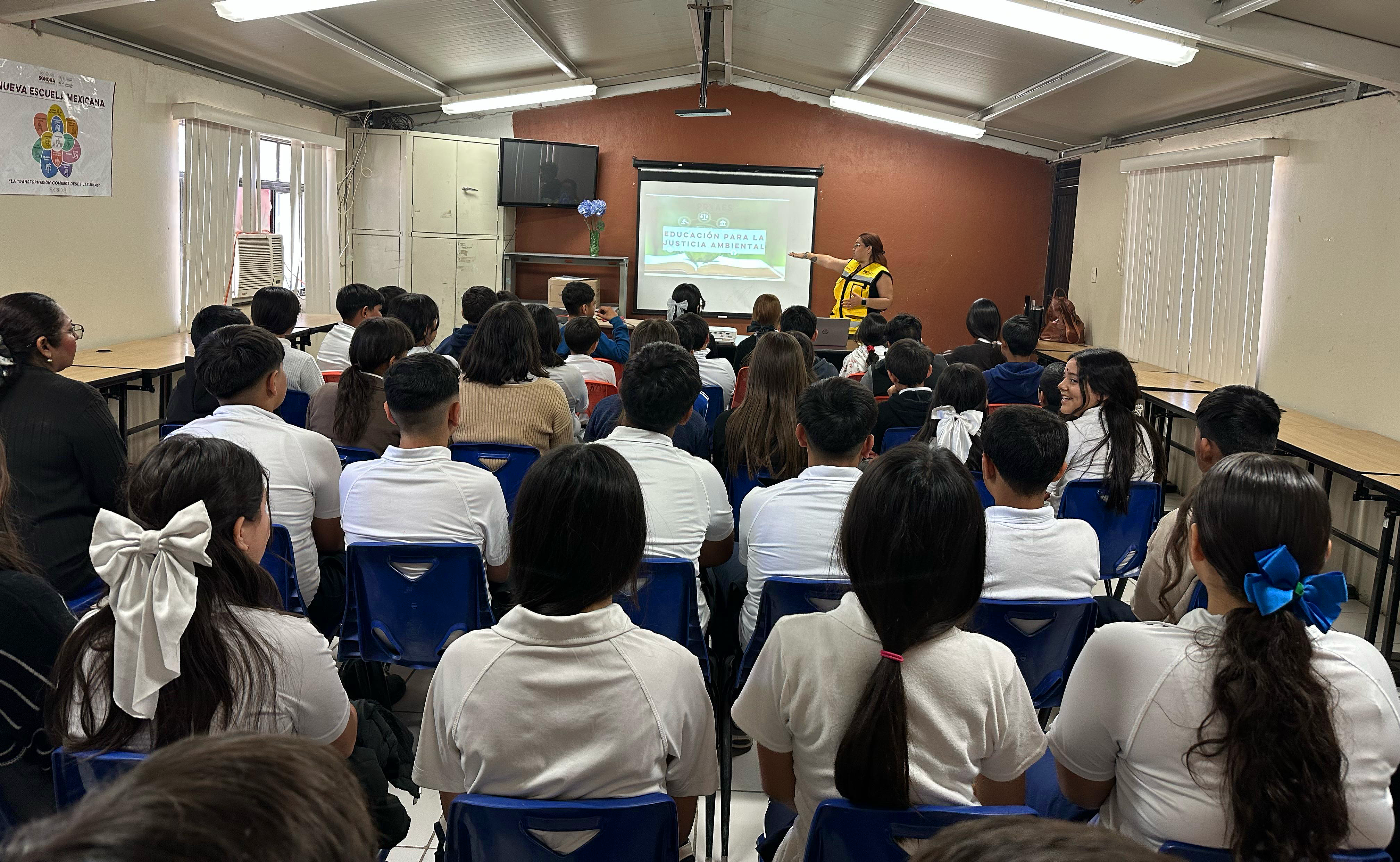 Promoviendo la educación para la justicia ambiental en escuelas de zonas periurbanas de Hermosillo 