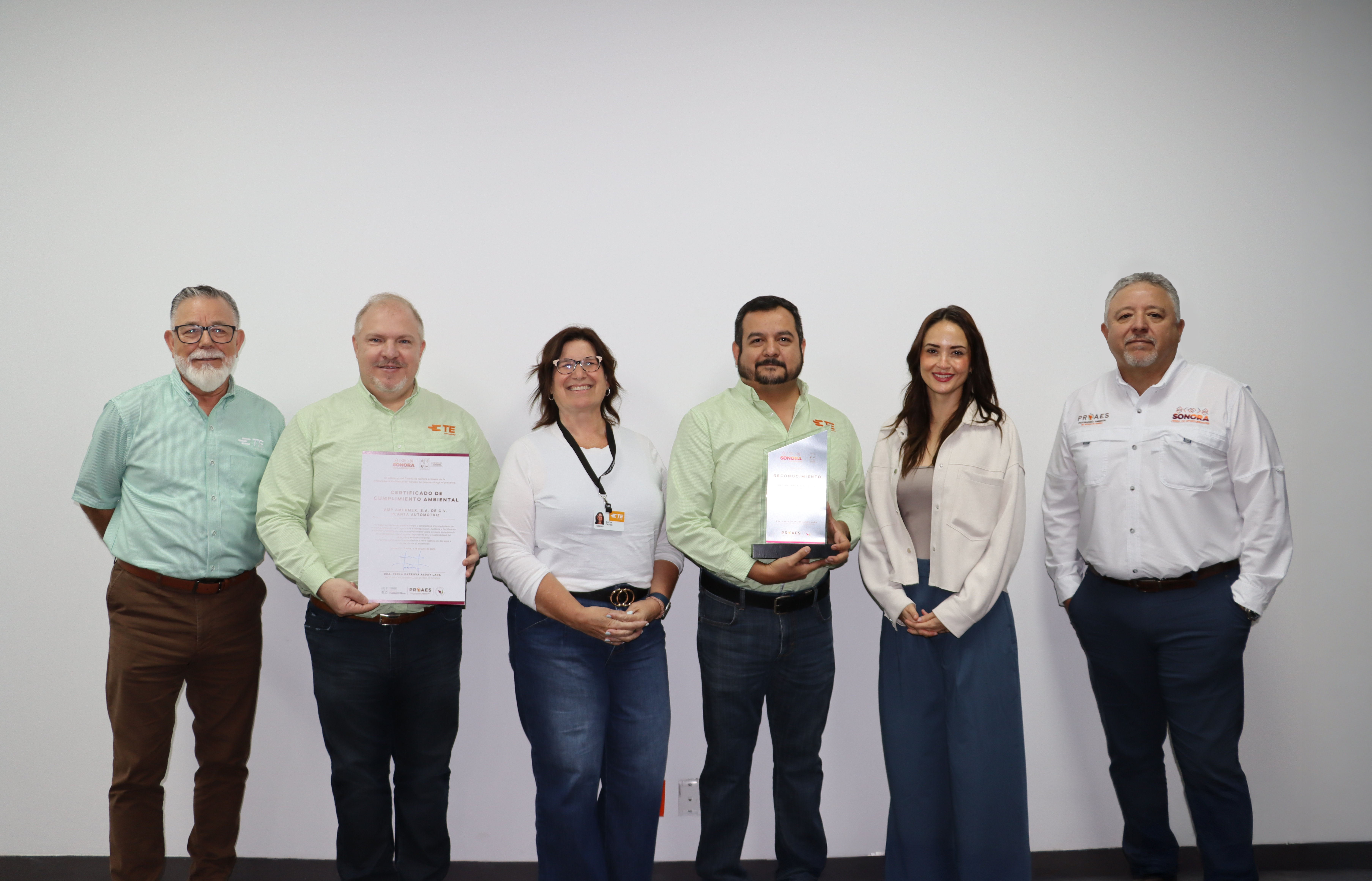 Entrega de Certificado de Cumplimiento Ambiental