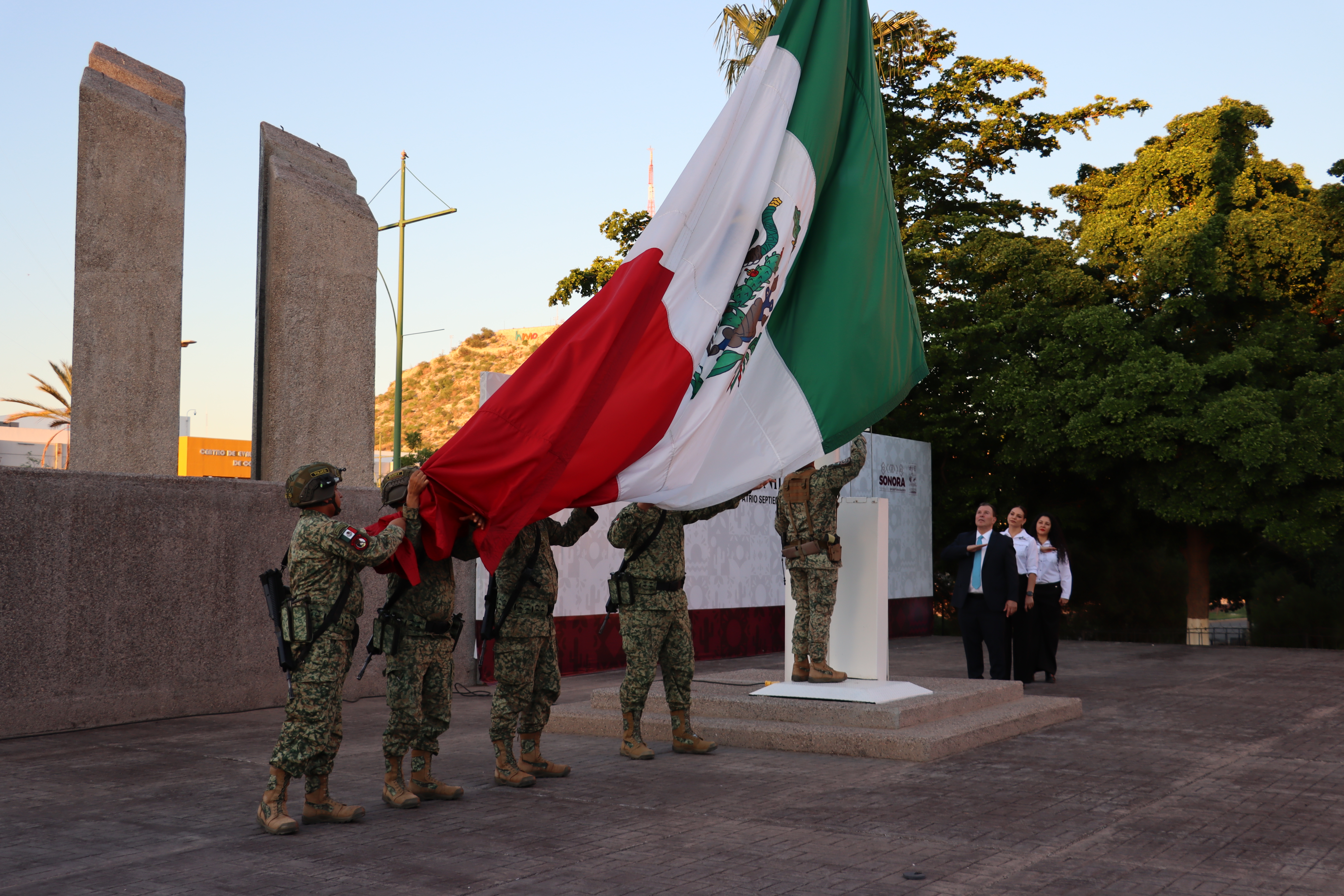 Conmemoramos el Mes de la Patria